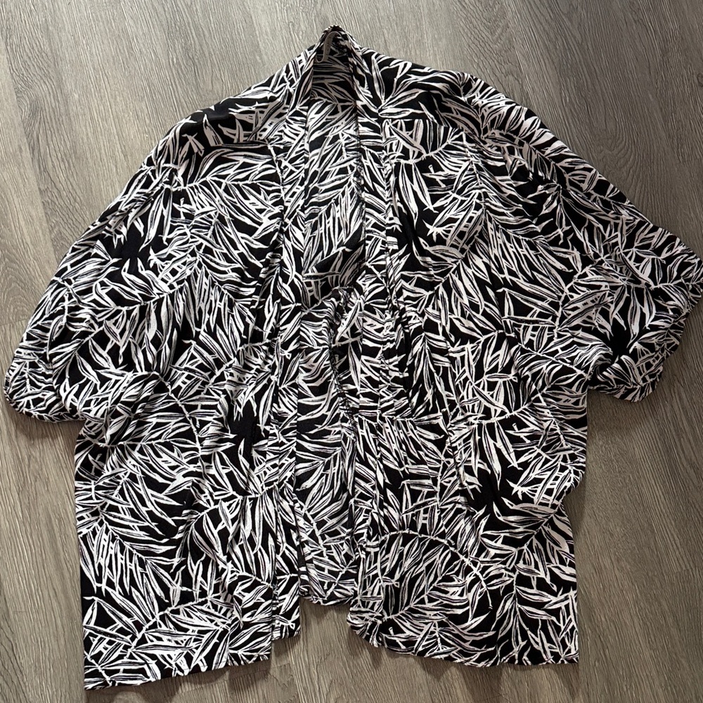 LOFT Black and White Patterned Kimono